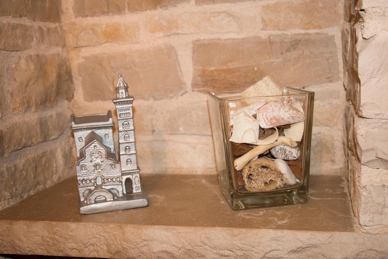Bed and Breakfast La Cattedrale Dai Tetti Trani Exterior foto