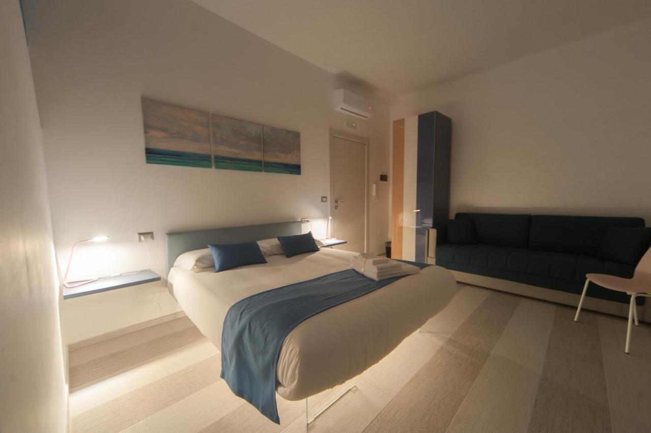 Bed and Breakfast La Cattedrale Dai Tetti Trani Exterior foto