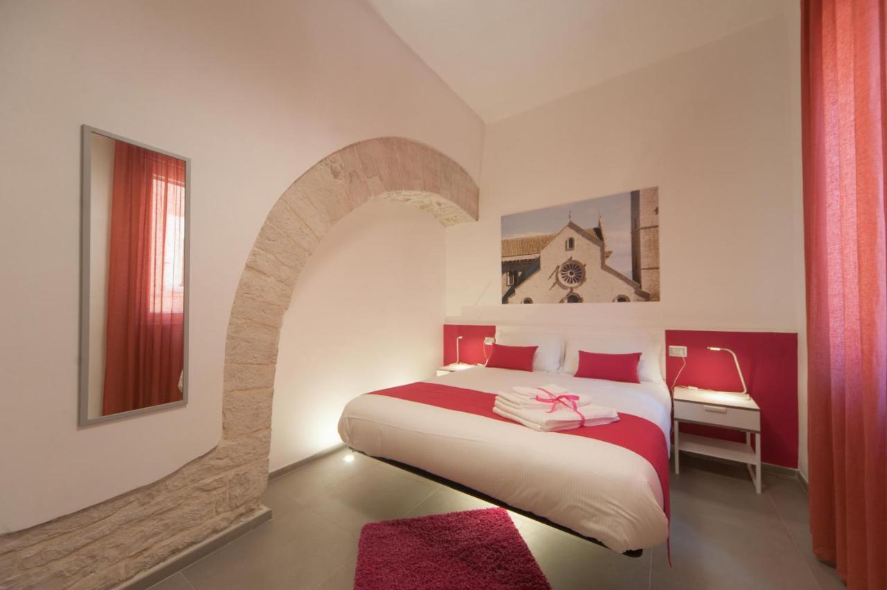 Bed and Breakfast La Cattedrale Dai Tetti Trani Exterior foto