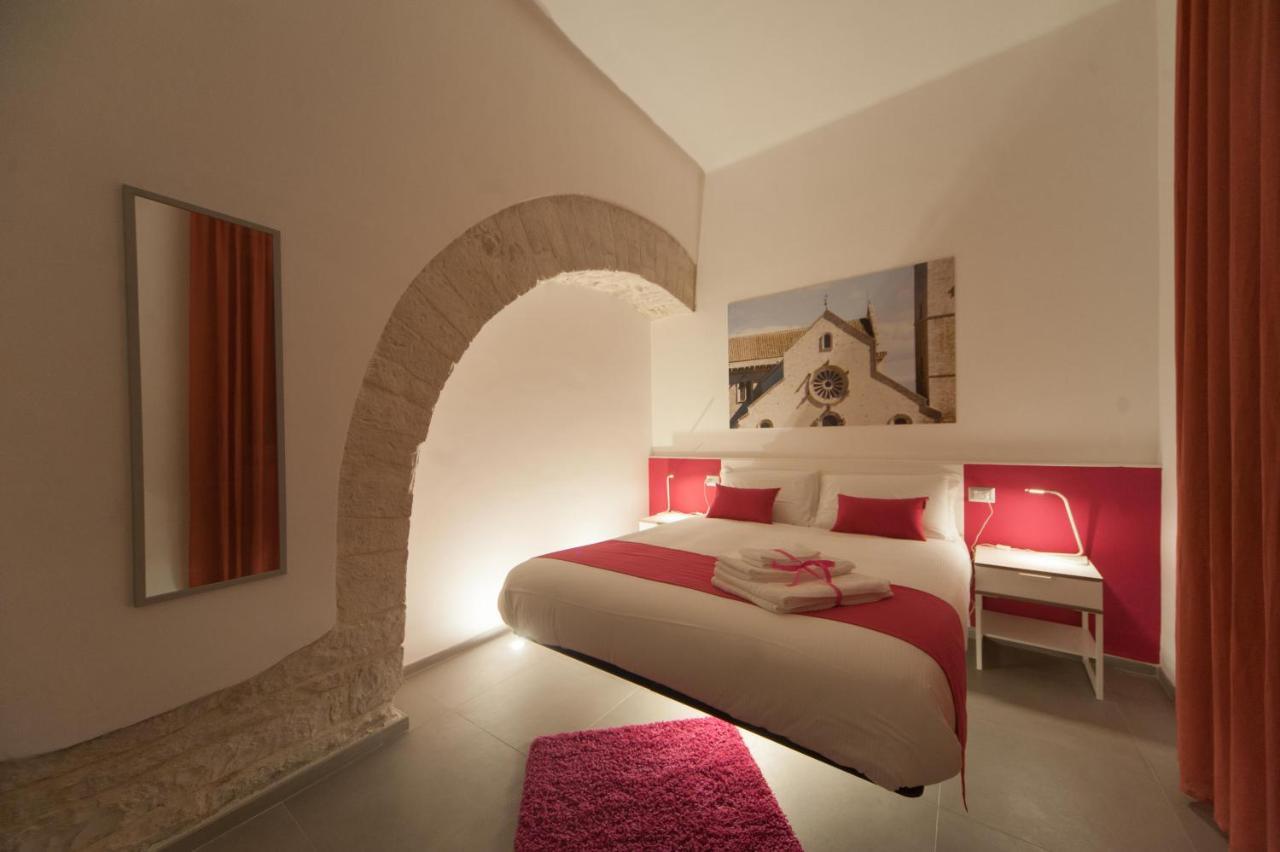 Bed and Breakfast La Cattedrale Dai Tetti Trani Exterior foto